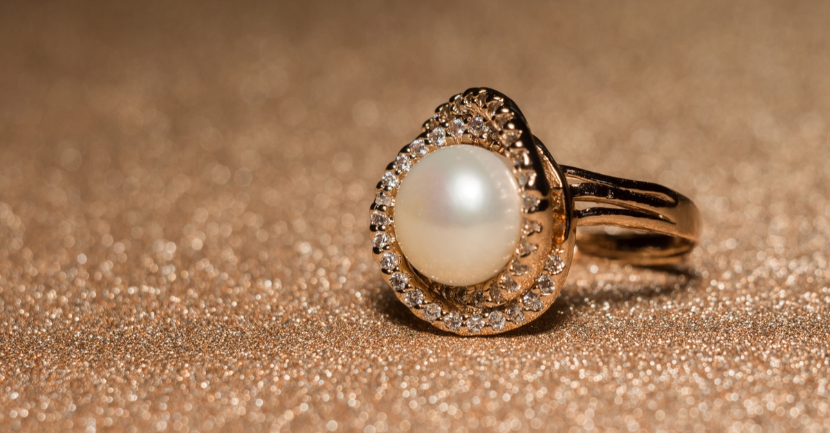 真珠の指輪