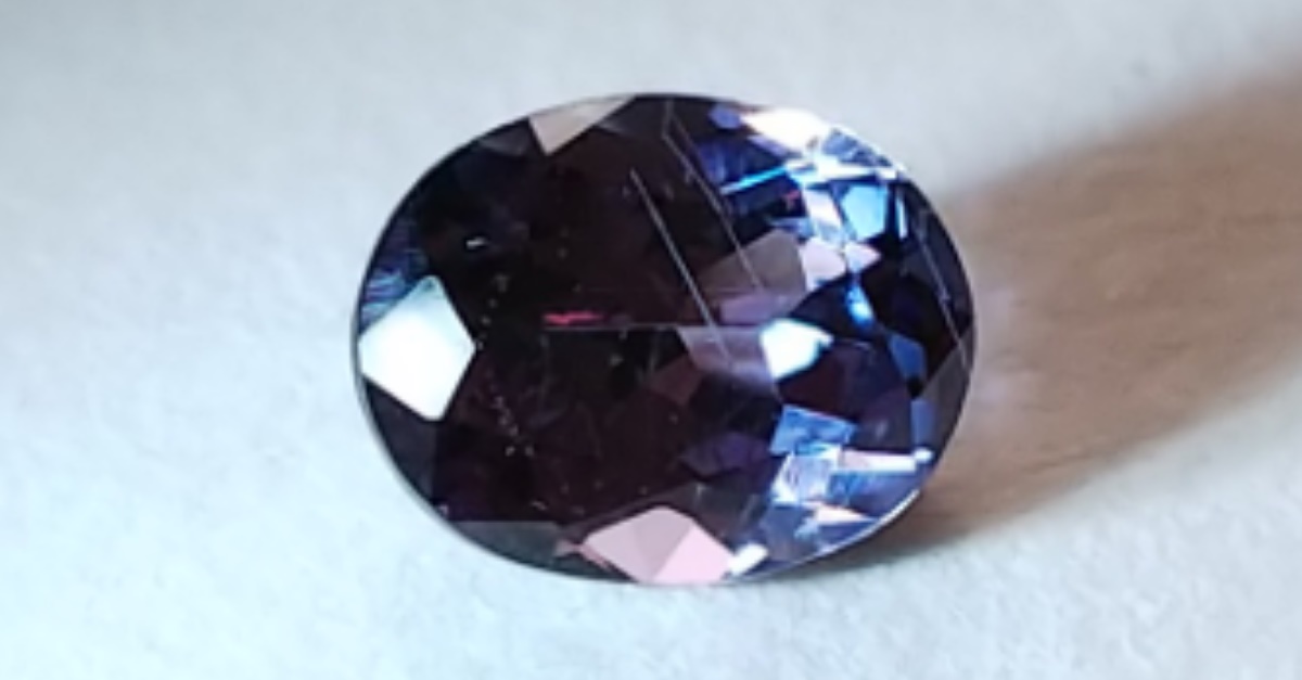 ベキリーブルーガーネット　ルース