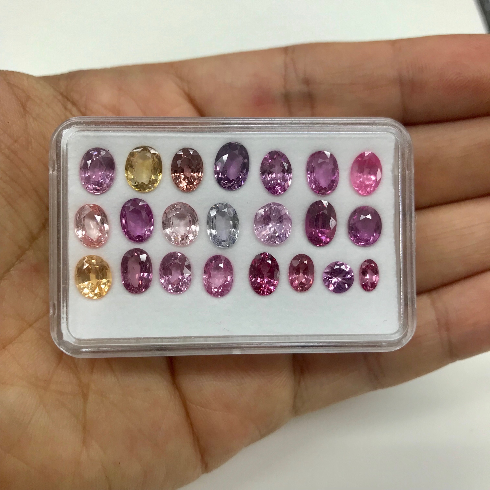 ピンクゾイサイト　ルース