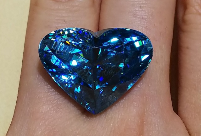 ルース ジルコン