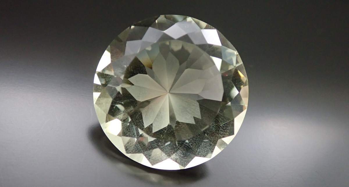 シミズ貴石　さくらインカット