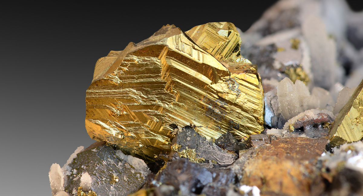 チャルコパイライト　原石